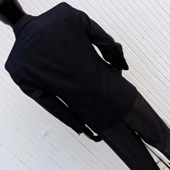 Oleg Cassini Men's Vintage Pin Stripe (3) Button Luxury Blazer - Picture 9 of 16